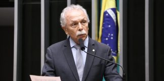 Projeto prevê substituição gradual de plásticos descartáveis no setor público e em escolas Projeto prevê substituição gradual de plásticos descartáveis no setor público e em escolas