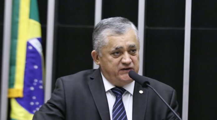Projeto prevê visitação de crianças e adolescentes órfãos a idosos em asilos Projeto prevê visitação de crianças e adolescentes órfãos a idosos em asilos