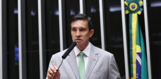 Projeto proíbe fornecimento de alimentos ultraprocessados em transportes de passageiros Projeto proíbe fornecimento de alimentos ultraprocessados em transportes de passageiros