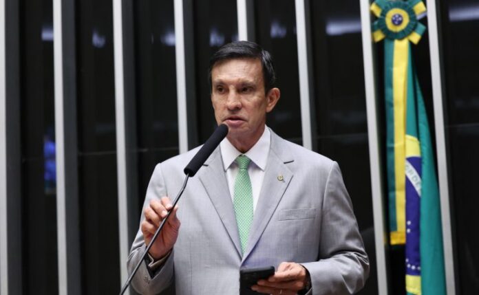 Projeto proíbe fornecimento de alimentos ultraprocessados em transportes de passageiros