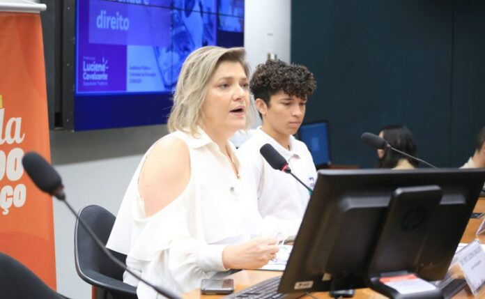 Projeto proíbe isenção de ICMS no transporte de animais vivos Projeto proíbe isenção de ICMS no transporte de animais vivos