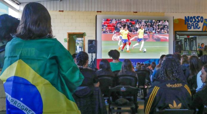 Projeto proíbe narradores e comentaristas de divulgar cotações de apostas em transmissões esportivas Projeto proíbe narradores e comentaristas de divulgar cotações de apostas em transmissões esportivas
