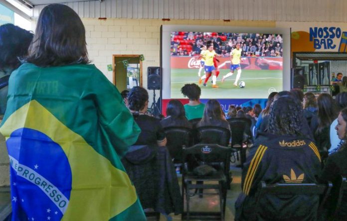 Projeto proíbe narradores e comentaristas de divulgar cotações de apostas em transmissões esportivas Projeto proíbe narradores e comentaristas de divulgar cotações de apostas em transmissões esportivas