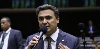 Projeto proíbe venda de vapes para nascidos a partir de 2009 Projeto proíbe venda de vapes para nascidos a partir de 2009