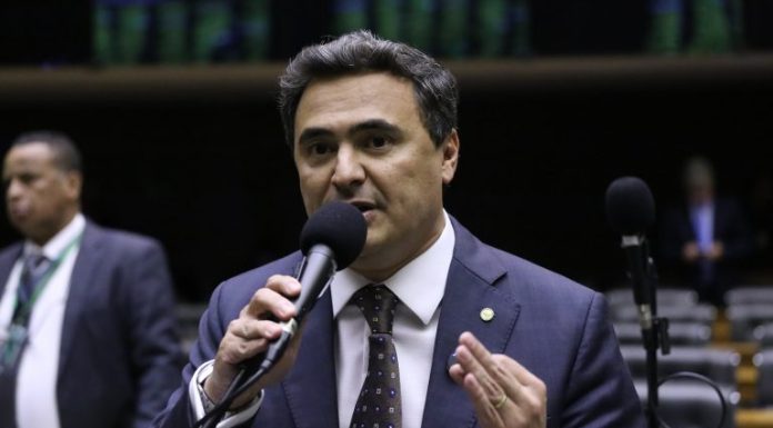 Projeto proíbe venda de vapes para nascidos a partir de 2009 Projeto proíbe venda de vapes para nascidos a partir de 2009