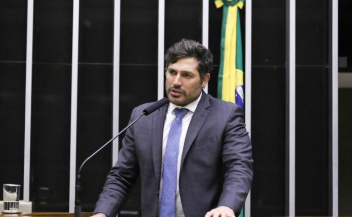 Projeto protege sigilo do local de trabalho de servidoras com medida protetiva Projeto protege sigilo do local de trabalho de servidoras com medida protetiva