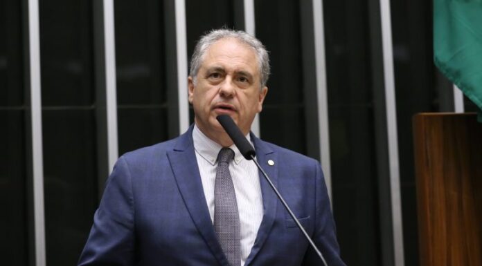 Projeto reduz alíquotas de PIS e Cofins antes da mudança no regime tributário para a indústria química Projeto reduz alíquotas de PIS e Cofins antes da mudança no regime tributário para a indústria química
