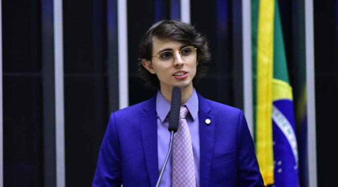 Projeto reforça prazo para municípios emitirem licença para instalar infraestruturas de telecomunicação Projeto reforça prazo para municípios emitirem licença para instalar infraestruturas de telecomunicação
