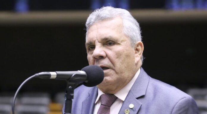 Projeto regulamenta atuação dos bancos comunitários no Brasil Projeto regulamenta atuação dos bancos comunitários no Brasil