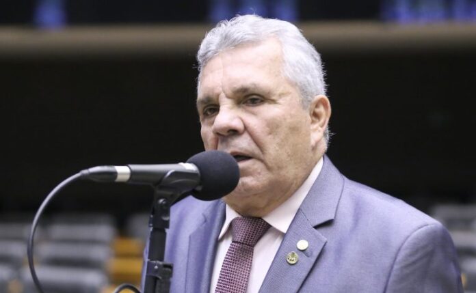 Projeto regulamenta atuação dos bancos comunitários no Brasil