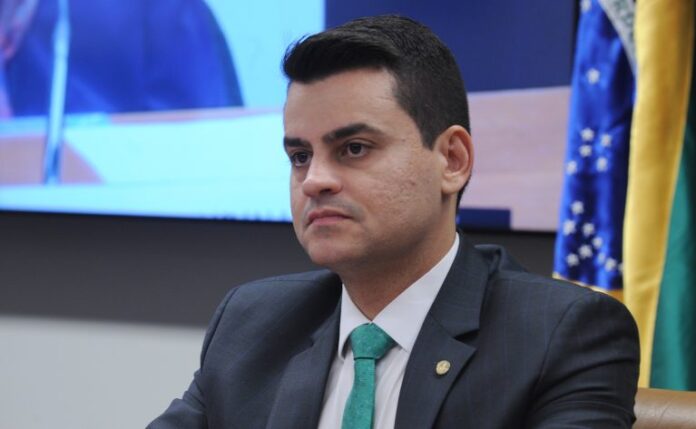 Projeto reinclui 19 parques nacionais em programa de desestatização Projeto reinclui 19 parques nacionais em programa de desestatização