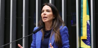 Projeto torna facultativo ajuste no calendário escolar para que férias coincidam com Copa Feminina de 2027 Projeto torna facultativo ajuste no calendário escolar para que férias coincidam com Copa Feminina de 2027