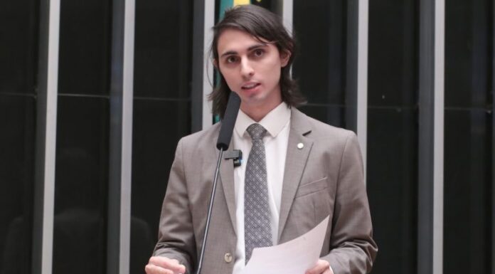 Projeto torna obrigatória informação sobre agrotóxico em rótulo de alimentos Projeto torna obrigatória informação sobre agrotóxico em rótulo de alimentos