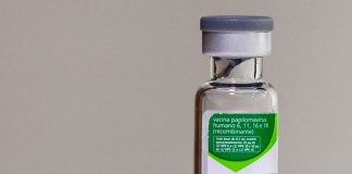 Projeto torna vacina contra HPV obrigatória e prioriza testes moleculares para câncer de colo do útero Projeto torna vacina contra HPV obrigatória e prioriza testes moleculares para câncer de colo do útero