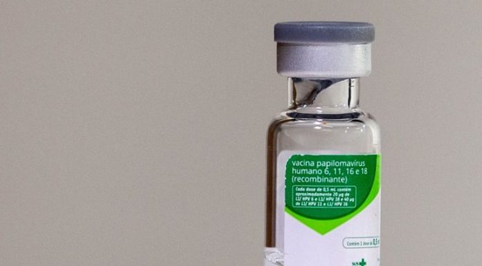 Projeto torna vacina contra HPV obrigatória e prioriza testes moleculares para câncer de colo do útero Projeto torna vacina contra HPV obrigatória e prioriza testes moleculares para câncer de colo do útero