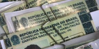 Proposta assegura CNH definitiva a quem cometer apenas infrações administrativas Proposta assegura CNH definitiva a quem cometer apenas infrações administrativas