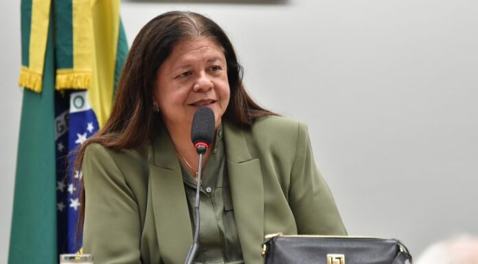 Proposta exige formação e registro para professores de educação física Proposta exige formação e registro para professores de educação física