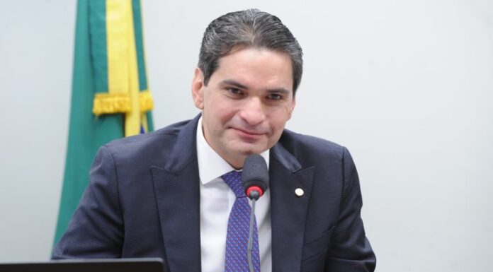 Proposta exige que hotéis adotem pulseiras de identificação para crianças Proposta exige que hotéis adotem pulseiras de identificação para crianças