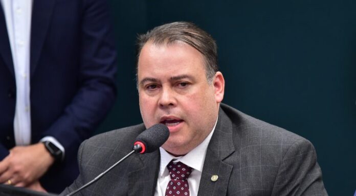 Proposta isenta de tributo a importação de material esportivo Proposta isenta de tributo a importação de material esportivo