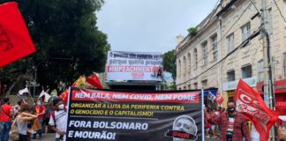 Manifestantes fazem atos pelo país por vacinação e contra presidente