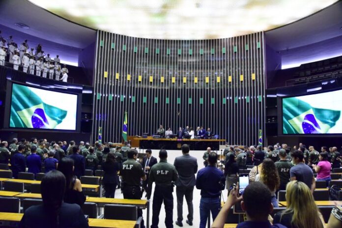 Publicado edital do concurso para policial legislativo federal da Câmara dos Deputados