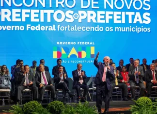 Lula diz que prefeituras são alicerce para que a União dê certo