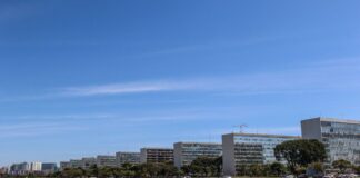 Ministério da Gestão prevê dispensa do registro de ponto de servidores