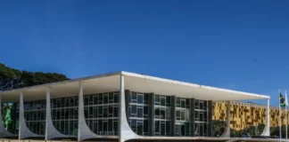 Powerpoint leva STF a manter indenização de Deltan para Lula