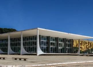 STF tem maioria para negar recurso e tornar Léo Índio réu