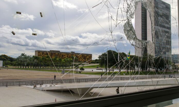 Palácio do Planalto após a destruição de vândalos