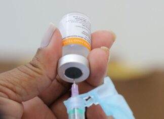 Após pico da Ômicron, aumentar vacinação pode bloquear coronavírus