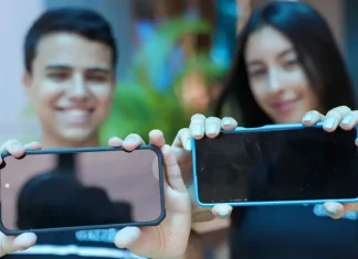Proibição de celular na escola é bem-vinda, mas não é suficiente