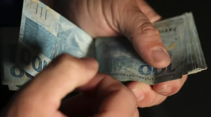 Mais de 10 milhões simulam consignado para CLT até início da tarde de sexta-feira