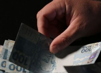 Atividade econômica cresce 4,5% em 2021, diz BC