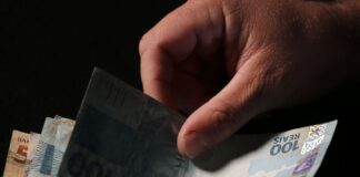 Saúde e educação concentram metade de novo bloqueio no Orçamento