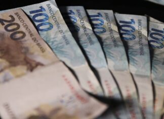 Receita paga lote residual de restituição do Imposto de Renda