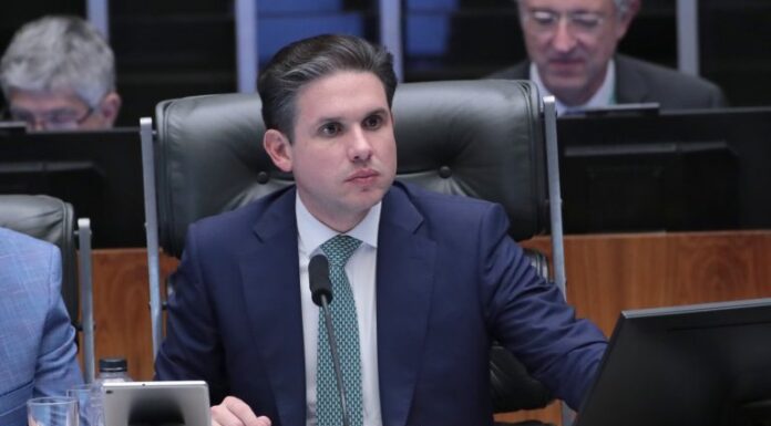 Redução de penas dos condenados pelo 8 de janeiro representa “virada de página” para o Brasil, diz Motta Redução de penas dos condenados pelo 8 de janeiro representa "virada de página" para o Brasil, diz Motta