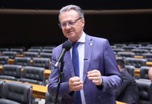 Reeleição de Lula e viagem de Flávio Bolsonaro aos EUA repercutem no Plenário Reeleição de Lula e viagem de Flávio Bolsonaro aos EUA repercutem no Plenário