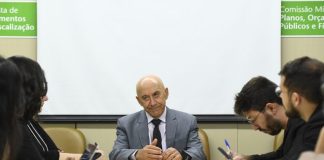 Relator afirma que LDO de 2025 deve esclarecer dúvidas sobre emendas parlamentares ao Orçamento Relator afirma que LDO de 2025 deve esclarecer dúvidas sobre emendas parlamentares ao Orçamento