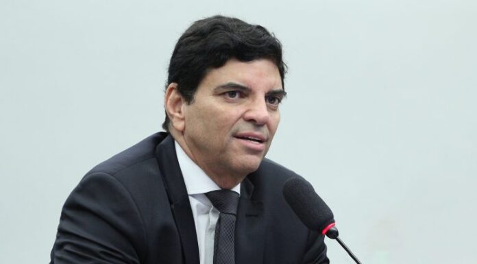 Relator da PEC das Prerrogativas afirma que há consenso sobre o texto Relator da PEC das Prerrogativas afirma que há consenso sobre o texto