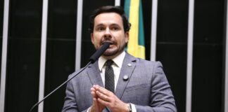 Relator diz que exigir certidão criminal para casamento pode reduzir violência contra mulher; ouça a entrevista Relator diz que exigir certidão criminal para casamento pode reduzir violência contra mulher; ouça a entrevista