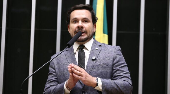 Relator diz que exigir certidão criminal para casamento pode reduzir violência contra mulher; ouça a entrevista Relator diz que exigir certidão criminal para casamento pode reduzir violência contra mulher; ouça a entrevista