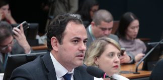 Relator sugere abertura de processo contra deputado Glauber Braga no Conselho de Ética Relator sugere abertura de processo contra deputado Glauber Braga no Conselho de Ética