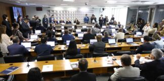 Relatório da CPMI do INSS será lido e pode ser votado nesta sexta Relatório da CPMI do INSS será lido e pode ser votado nesta sexta