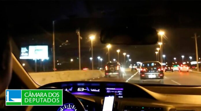 Relatório sobre regulamentação de transporte por aplicativo pode ser votado neste mês; assista Relatório sobre regulamentação de transporte por aplicativo pode ser votado neste mês; assista