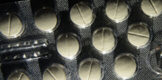 Mobilização alerta para riscos da automedicação com antibióticos
