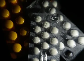 Projeto que isenta medicamentos do imposto de importação vai à sanção