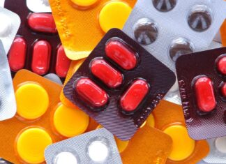 Farmacêuticos apontam falta de remédios nas redes pública e privada