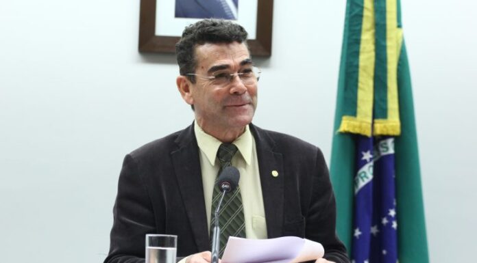 Representantes de movimentos populares pedem aprovação de regras sobre autogestão habitacional Representantes de movimentos populares pedem aprovação de regras sobre autogestão habitacional