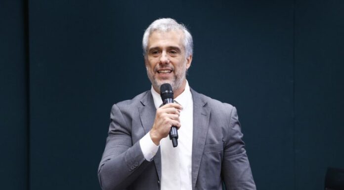 Representantes de servidores e do setor privado apresentam sugestões para a reforma administrativa Representantes de servidores e do setor privado apresentam sugestões para a reforma administrativa